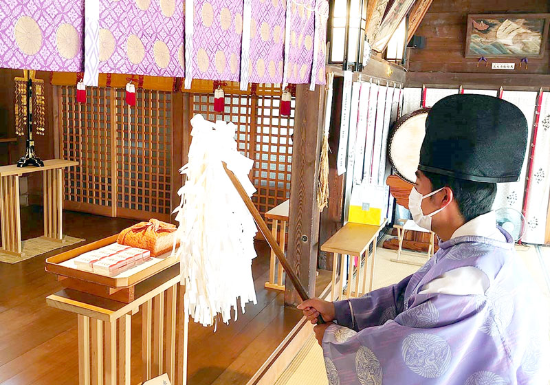 八剣八幡神社（木更津市）でご祈祷済みの「合格祈願」紙札も同封される