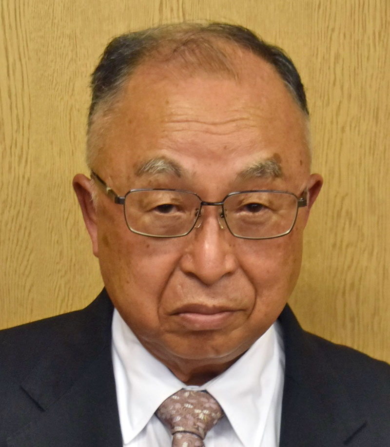 鋸南町長選で無投票当選が決まった白石治和氏