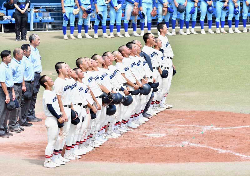 銚子商─日体大柏　初戦を突破し、校歌を歌う銚子商の選手たち＝ゼットエー