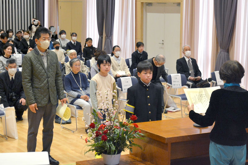大賞の受賞者ら＝１６日、いすみ市