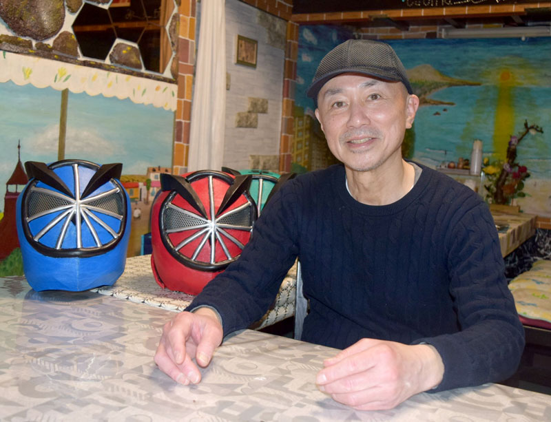 「中山ニンジャー」をプロデュースしている山岡さん＝船橋市