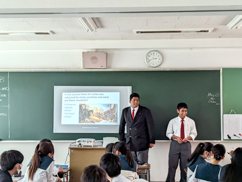 総合的な探究の時間における「国際理解講座」。外国人生徒が自国の文化などを紹介する