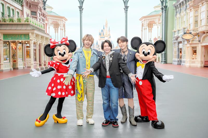ディズニーと夏のイベントでコラボする「Ｍｒｓ．　ＧＲＥＥＮ　ＡＰＰＬＥ」＝オリエンタルランド提供
