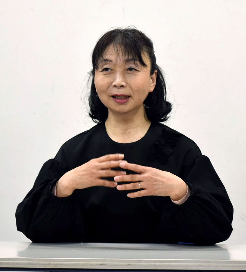 皆川知子氏