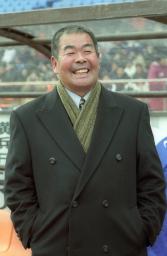 　国見高校総監督だった当時の小嶺忠敏さん＝２００１年１月