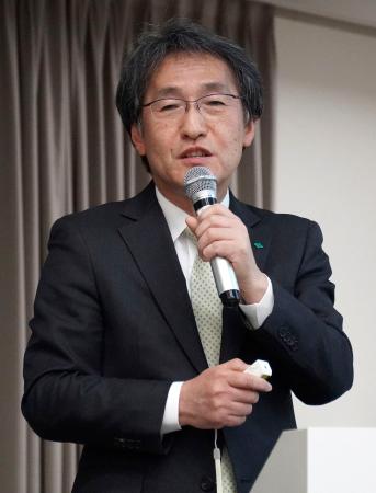 <p>　記者会見する住友ファーマの木村徹社長＝６日午後、大阪市中央区</p>