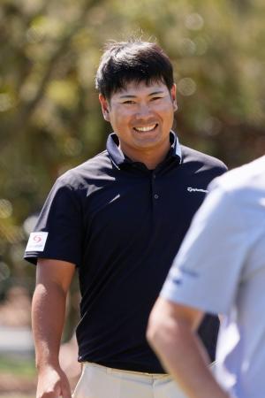 <p>　第２ラウンド、笑顔でホールアウトする久常涼。通算４アンダーで１７位＝ＴＰＣソーグラス（共同）</p>