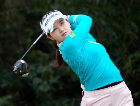 <p>　第１日、５アンダーで首位の朴ヒョンギョン＝紫ＣＣすみれ</p>