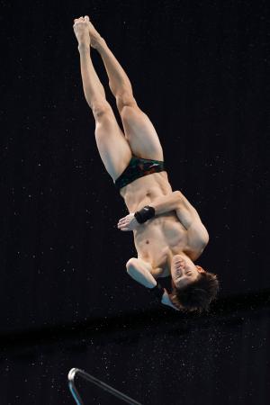 <p>　男子高飛び込み決勝　優勝した玉井陸斗の演技＝東京アクアティクスセンター</p>