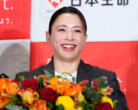 <p>　記者会見で現役引退を表明した、柔道のカナダ代表としてパリ五輪女子５７キロ級で金メダルを獲得した出口クリスタ＝２４日、東京都千代田区</p>