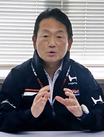 <p>　取材に応じるホンダ・レーシング（ＨＲＣ）の渡辺康治社長＝２６日、三重県鈴鹿サーキット</p>