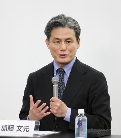 <p>　記者会見する加藤文元ＺＥＮ大教授＝３１日午後、東京都中央区</p>