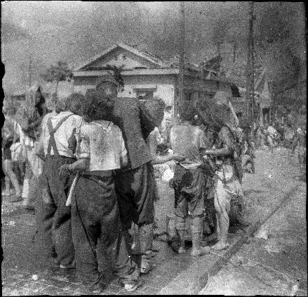 <p>　「被爆８０年企画展　ヒロシマ１９４５」で展示された、原爆投下直後の広島市の惨状を捉えた写真＝１９４５年８月６日（松重美人氏撮影、中国新聞社所有・日本写真保存センター管理）</p>