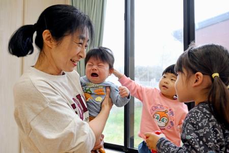 <p>　「こども誰でも通園制度」で受け入れた子ども＝１日午前、千葉県野田市の認定こども園「やなぎさわ幼稚園・保育園」</p>