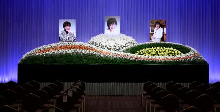 <p>　内館牧子さんのお別れの会の祭壇＝５日午前、東京都内のホテル</p>