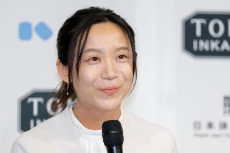 <p>　記者会見で現役引退を表明したスピードスケート女子の高木美帆＝６日、東京都中央区</p>