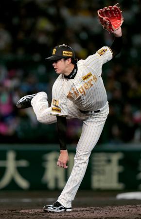 <p>　８回、ヤクルトのサンタナから見逃し三振を奪い、セ・リーグ記録に並ぶ１６奪三振を達成した阪神・才木＝甲子園</p>