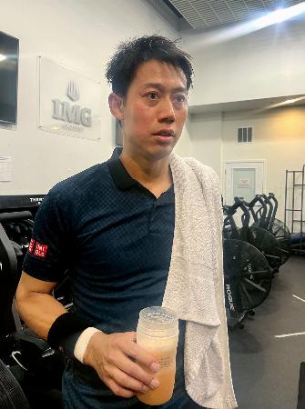 <p>　取材に応じる男子テニスの錦織圭＝フロリダ州ブラデントン（共同）</p>