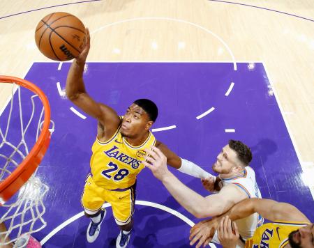 <p>　サンダー戦でシュートを狙うレーカーズの八村（２８）＝ロサンゼルス（ＮＢＡＥ・ゲッティ＝共同）</p>