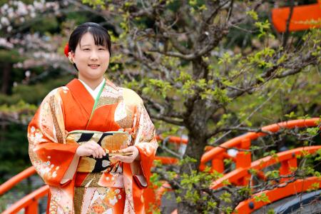 <p>　葵祭の第６８代「斎王代」に選ばれた塩見真桜さん＝９日午後、京都市</p>