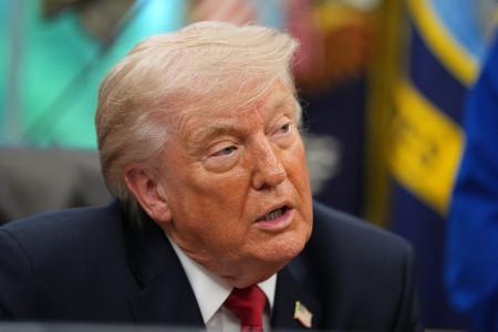 <p>　２９日、ワシントンのホワイトハウスで記者団に話すトランプ米大統領（ＡＰ＝共同）</p>