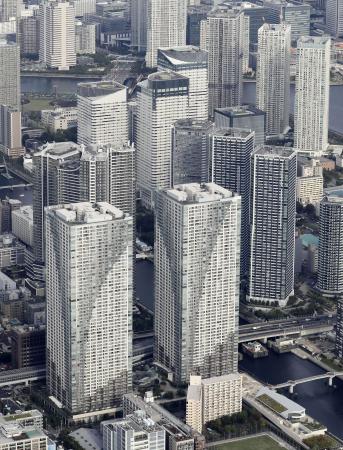 <p>　立ち並ぶ高層マンション＝東京都中央区</p>