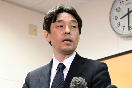<p>　磐越自動車道のマイクロバス事故に関し、記者会見する蒲原鉄道の茂野一弘社長＝６日午後、新潟県五泉市</p>