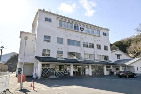 <p>　岩手県大槌町役場＝２０２２年３月</p>