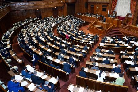 <p>　学校教育法などの改正案が審議入りした参院本会議＝２９日午前</p>