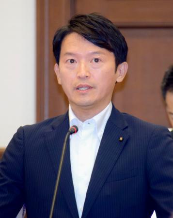 <p>　兵庫県議会の定例会で発言する斎藤元彦知事＝２日午前</p>