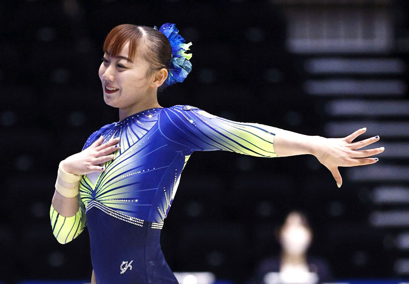 体操全日本選手権、女子個人総合決勝の床運動で演技する宮田笙子=4月、高崎アリーナ(共同)