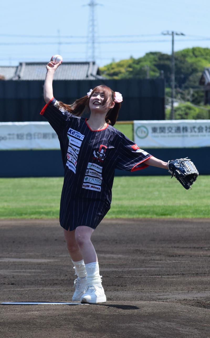 始球式に登板した白星あいりさん