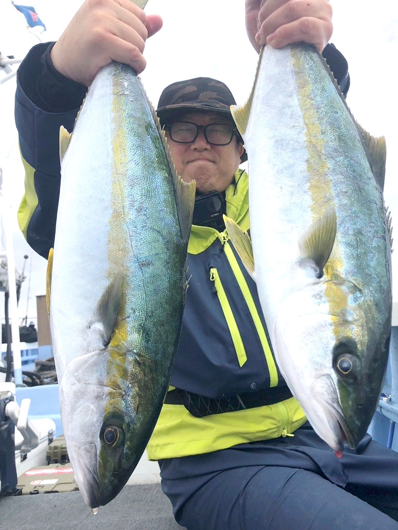 鹿島沖でゲットしたヒラマサ(写真は「幸栄丸」提供)