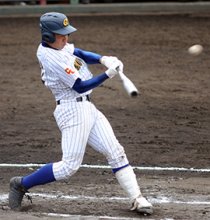 中央学院接戦制し１６強　延長１０回、冷静に直球捉える　中央学院・山口　第９６回全国高校野球選手権千葉大会　第８日