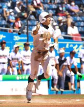専大松戸・吉岡　劇的Ｖアーチ　１３回満塁涙の一振り　第１０３回全国高校野球　千葉大会　最終日