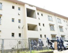 【速報】銚子市営住宅に女性遺体　知人の６５歳男を逮捕　コードで首締め殺害した疑い　千葉県警