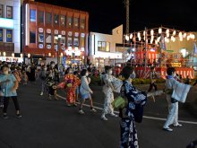 ＜行動制限なき夏＞ 夏祭り各地で再開　感染対策とにぎわい“両立”に課題　 「秋」向け模索続く　【地方発ワイド】