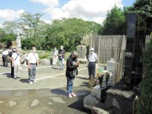 幼児や妊婦ら９人殺害　９９年目の墓参会、命日に祈り　来年は慰霊式開催も　関東大震災後の福田村事件