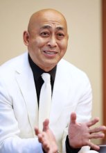 お笑いタレント・錦鯉の長谷川雅紀さんインタビュー　予想外の出合いが面白い新聞　漫才のネタにも　【新聞週間２０２２】
