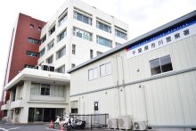 【速報】マイクロバスと乗用車が衝突、６人けが　乗用車はみ出しか　千葉・市川