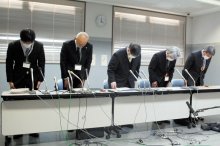 ＜市船高バレー部顧問逮捕＞校長困惑「体罰許されぬ認識あったはず」　３５年指導「絶対的な存在」　市教委「被害相談なかった」