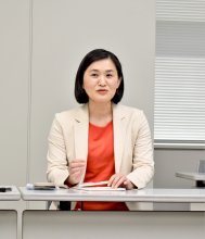 「戦争する国家」問う　斉藤和子氏　４８　共産元（１）　【衆院千葉５区補選　候補者の横顔】