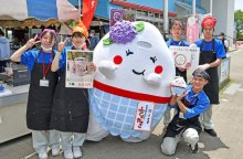 規格外イチゴでスムージー開発　多古高生、食品ロス減へ　道の駅多古で販売会