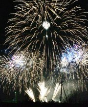 小江戸の夜空彩る５０００発　４年ぶり　おみがわ花火、今年で１２４回目