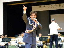 新浜レオンさん一日署長に　「サギ・さぎ・サンバ」で被害防止を呼び掛け　匝瑳署