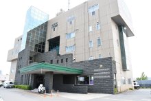 柏の国道６号で車５台絡む事故　追突の弾みで隣の車線へ