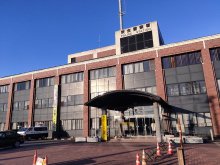 自宅に遺体放置した疑い　自称無職の女逮捕、同居の９０歳母親か　２階の寝室で白骨化　東金署