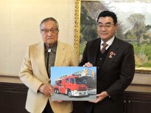 野田の医師、はしご付き消防車を市に寄贈　２億１８００万円　老朽化知り「命を守る仕事にささげた人生。命を守るため財産使いたい」