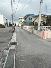 【速報】タクシー強盗か、駐車場に意識不明の男性　館山の中心部　料金４万円被害、車両は市内に乗り捨てられ