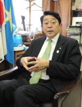 市とＯＬＣ「良い関係」に　ＴＤＬ成人式、実現に苦労　松崎秀樹　浦安市長　【解けない魔法　東京ディズニーリゾート３０周年】　インタビュー編（中）　（２０１３年４月２４日付千葉日報）